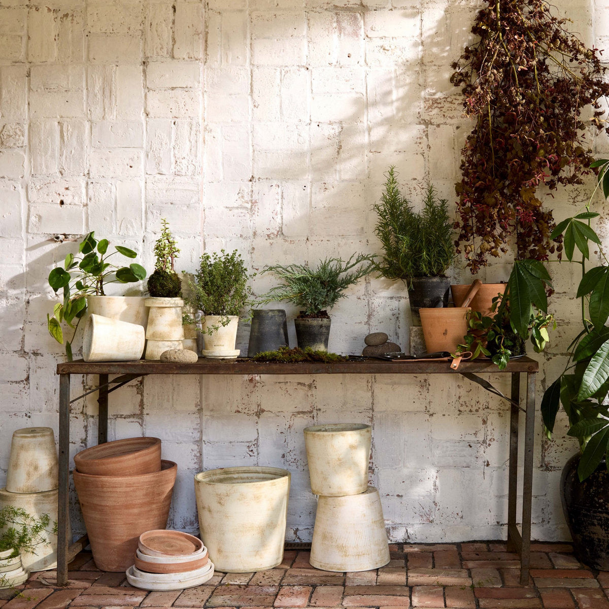 Basic Planter, White Patina