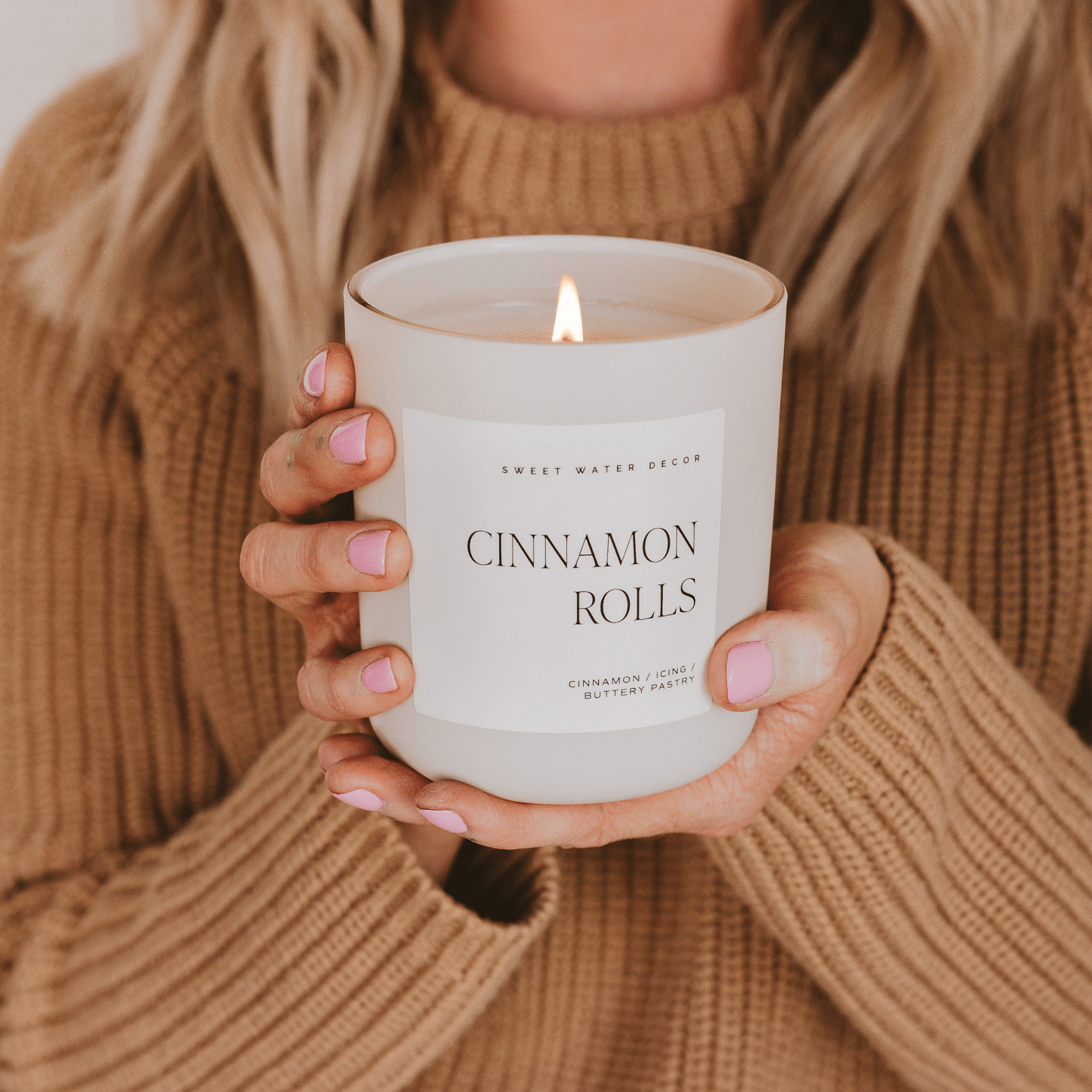 Cinnamon Rolls Soy Candle (15oz Tan Matte Jar)